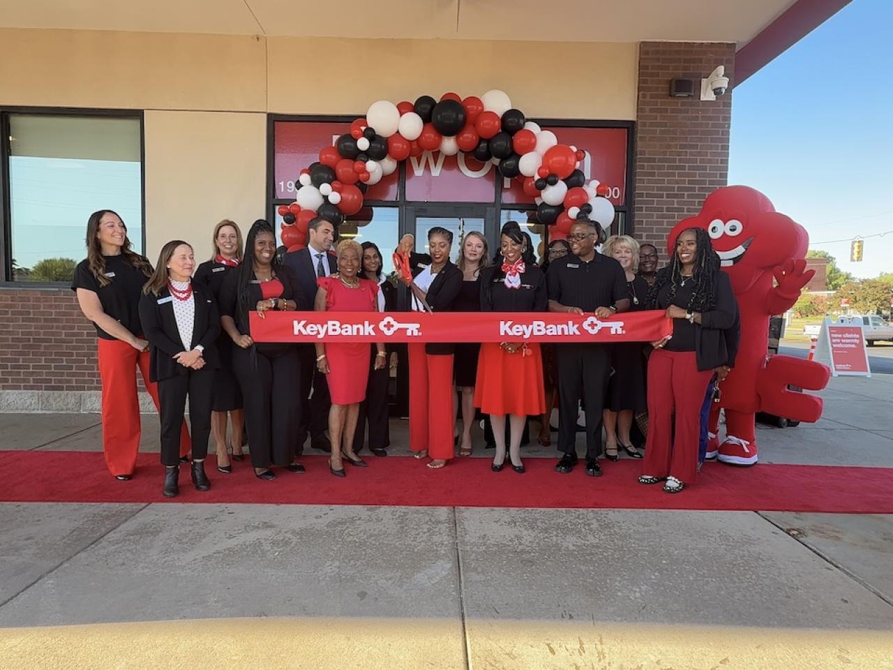 Ribbon cutting ceremony at KeyBank branch in Detroit.