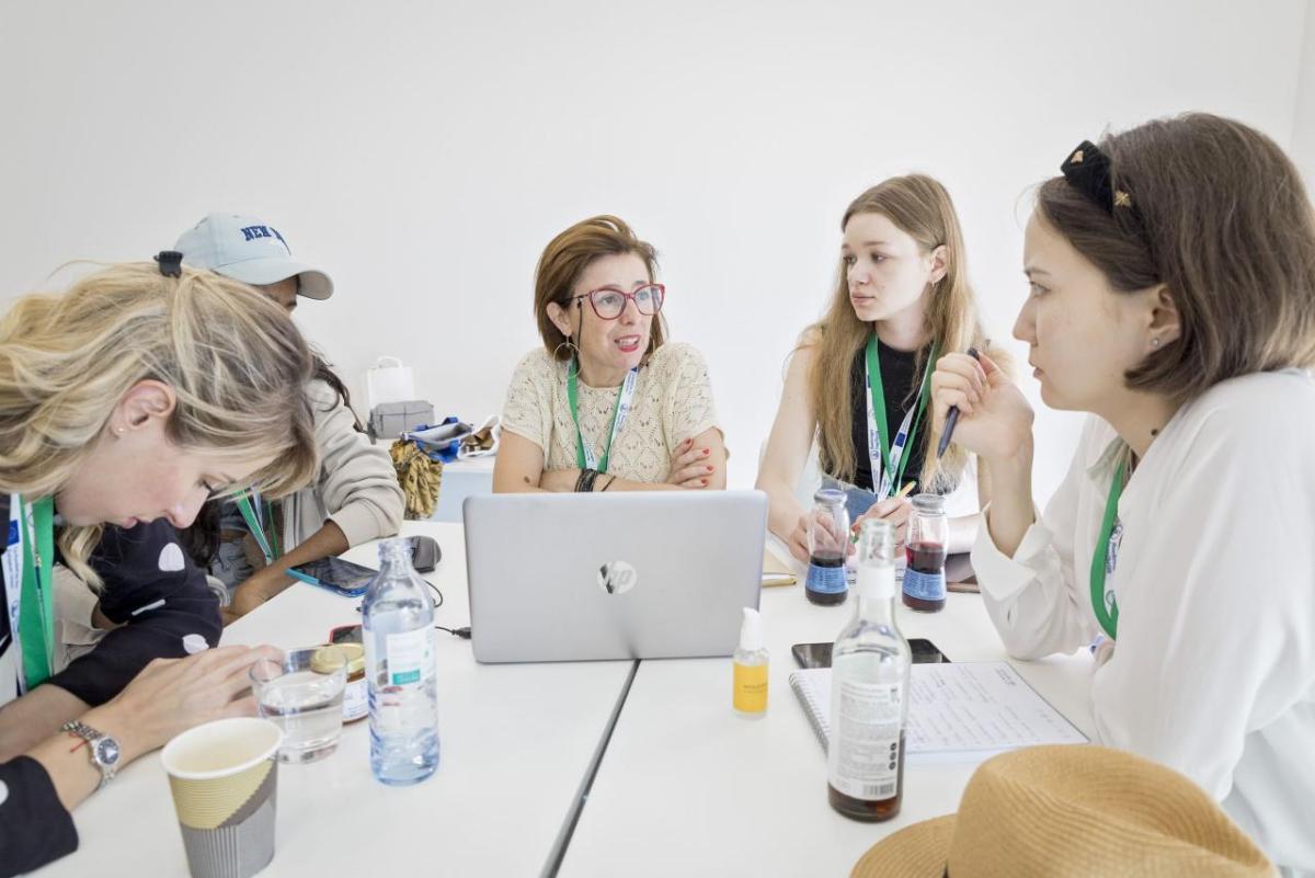 Female founders group discussions round