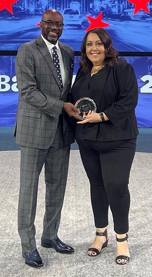 Lenny McNeill, left, and Sodi Nichols, national strategic markets, director of strategic design & community impact, accepted the MBA’s DEI award on behalf of U.S. Bank.