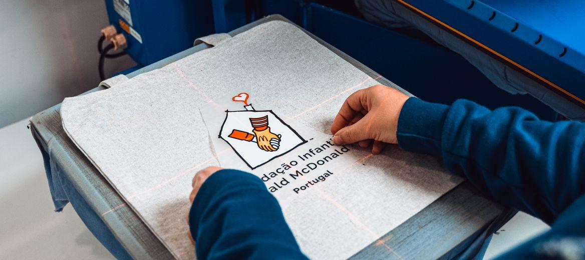 Reusable bag with RMHC logo 