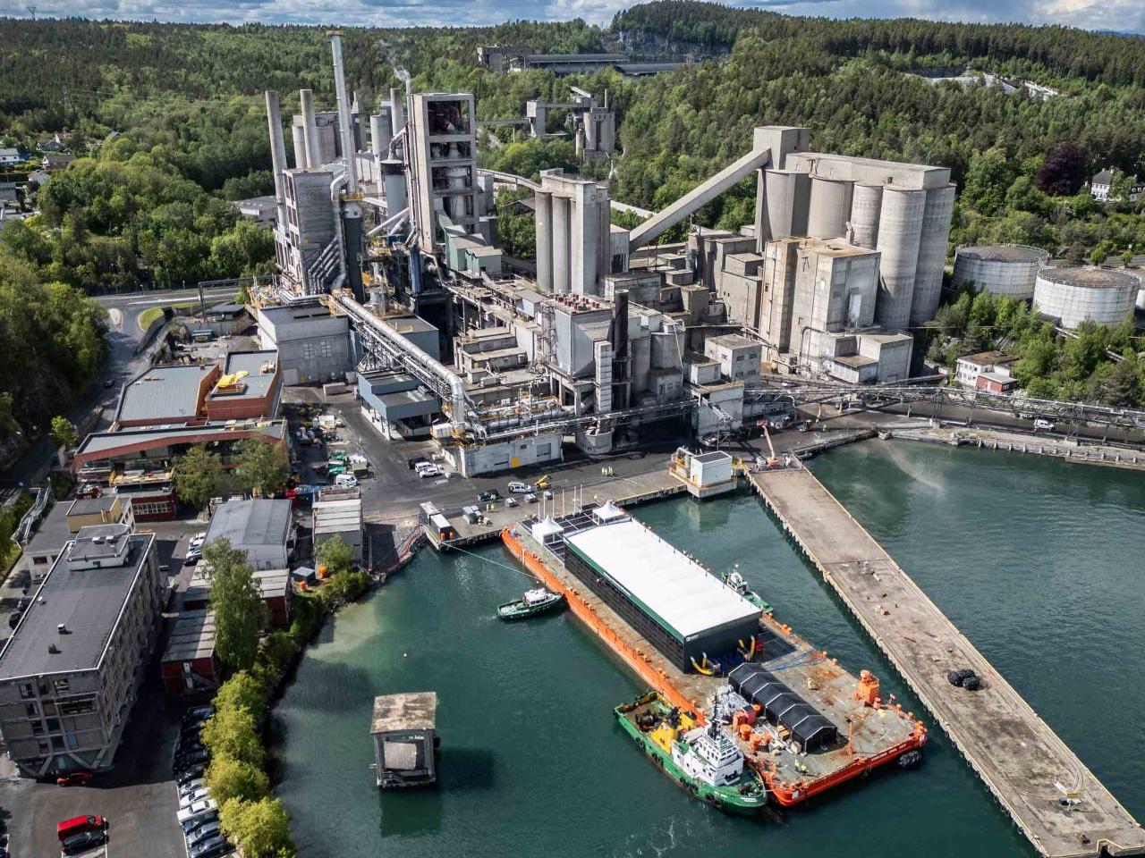 Heidelberg Materials’ carbon capture cement facility