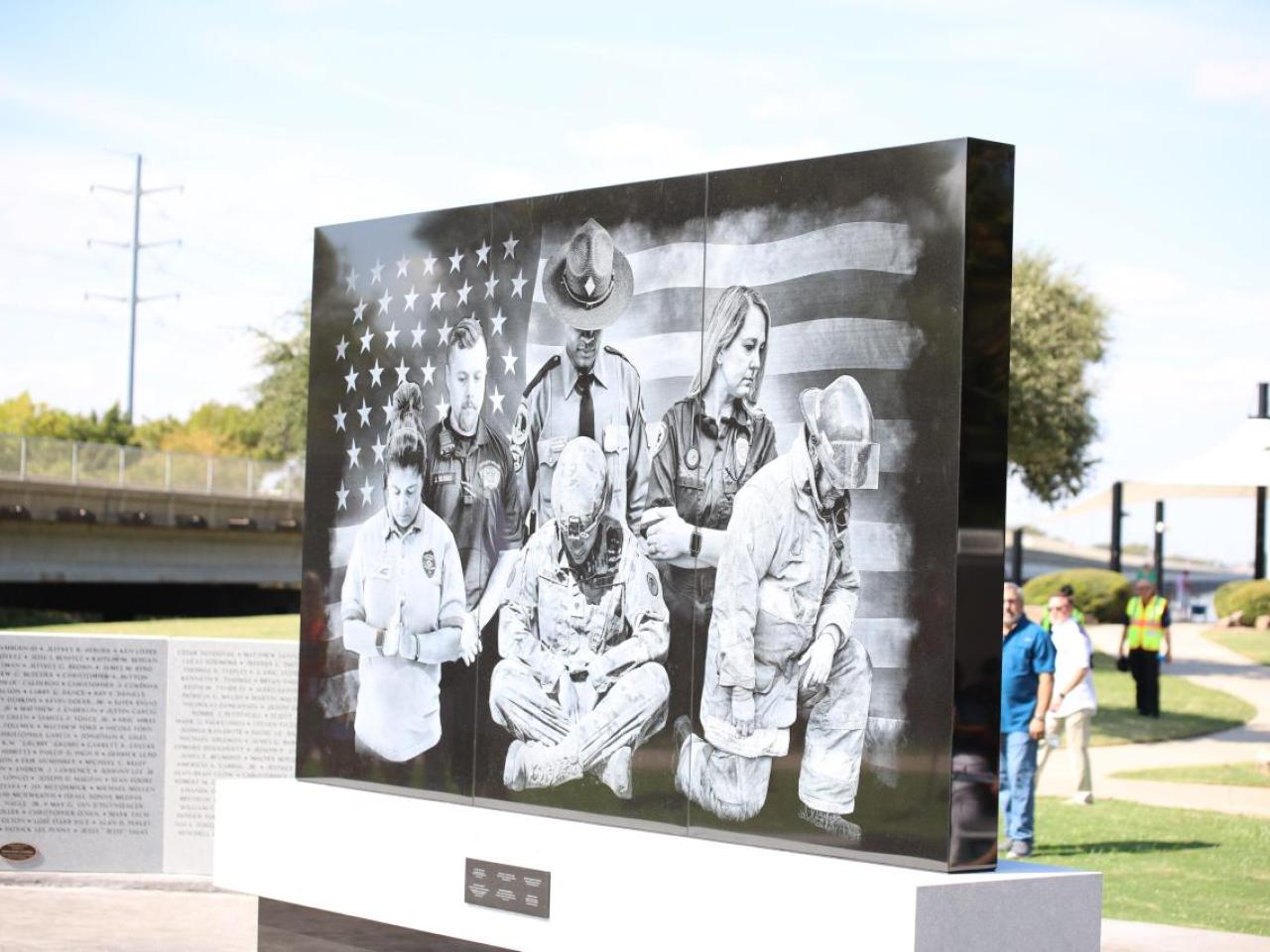 The Heroes Memorial Park Monument