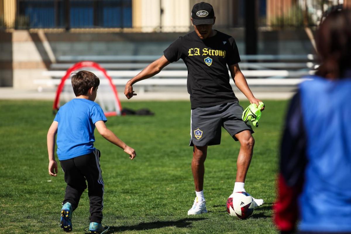 Cerrillo and Cuevas provided hands-on coaching with the students.