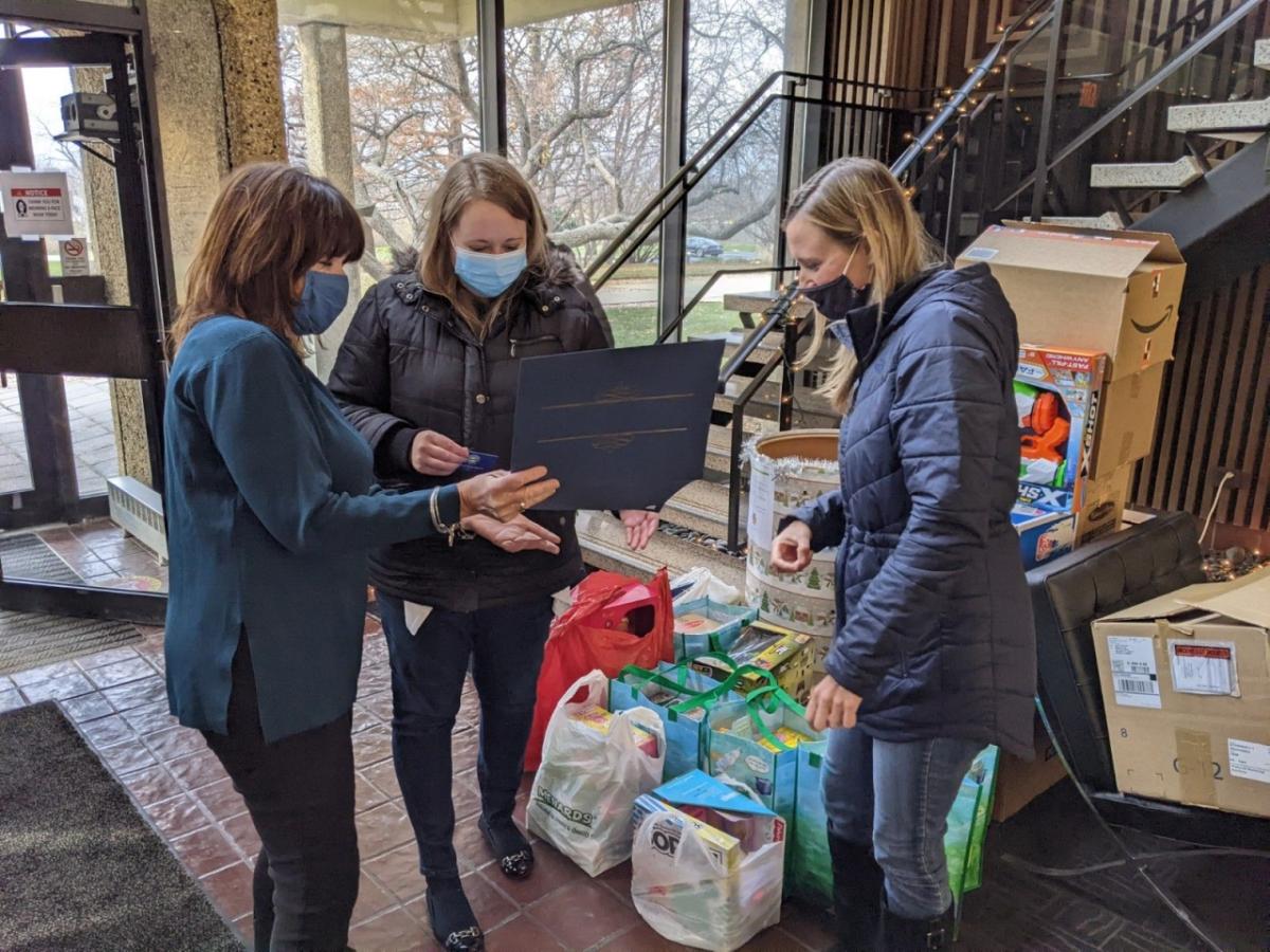 Griffith Foods volunteers