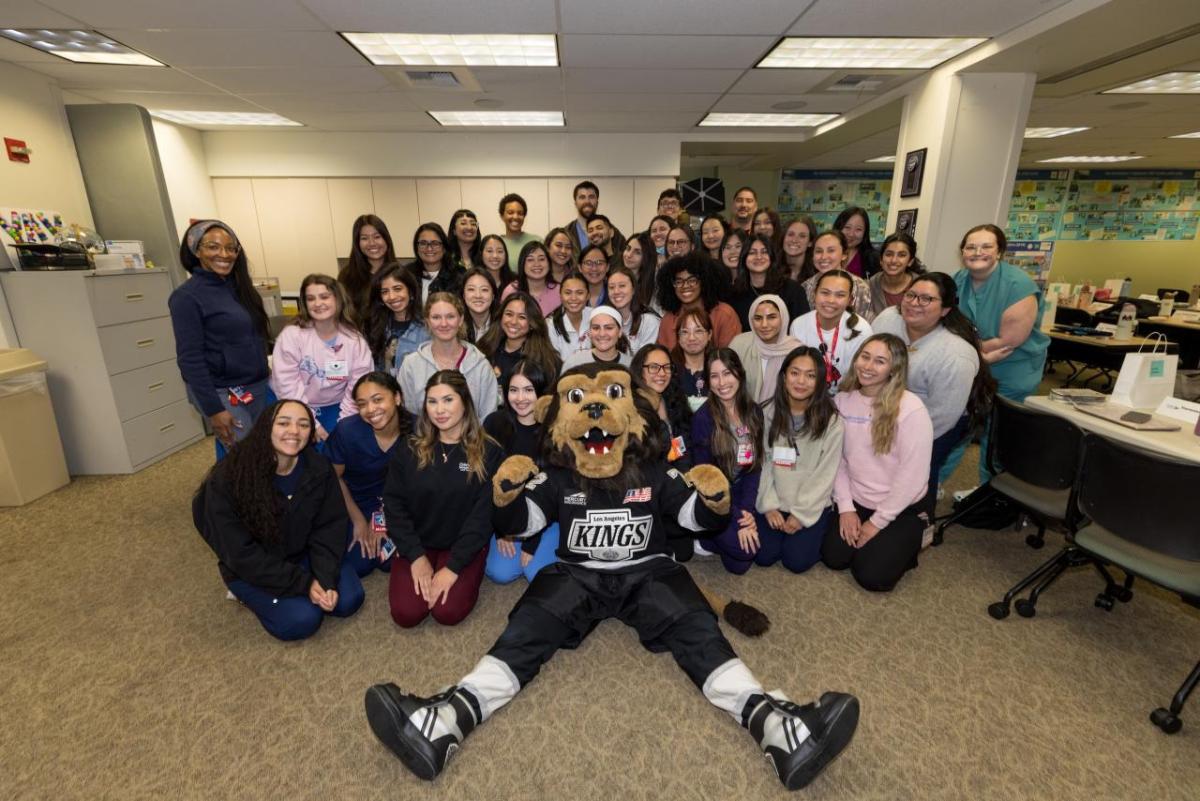 LA Kings staff and mascot Bailey visited nurses at Children’s Hospital Los Angeles.