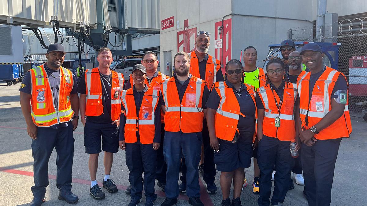 Charlotte Douglas International Airport crew group photo