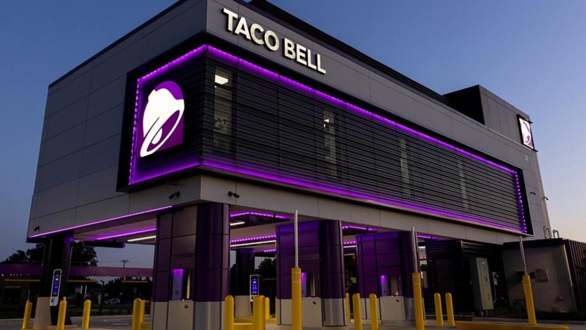 Exterior of Taco Bell