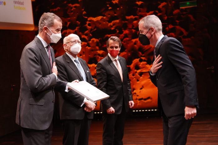 King Felipe VI of Spain presenting the CODESPA award to HanesBrand.