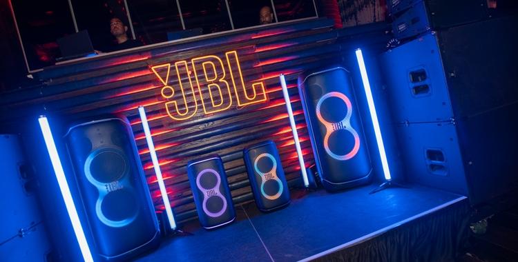 JBL Fest - Speakers shown.