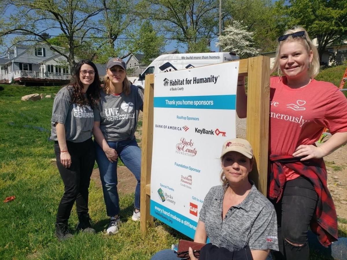 Volunteers from KeyBank's build day.