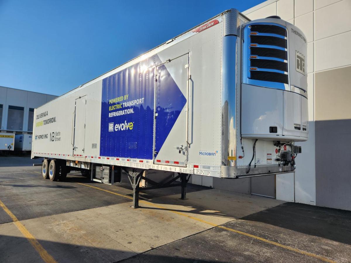 Thermo King’s hybrid-electric multi-temperature refrigerated trailer makes its debut in Chicago, the culmination of a multi-year collaboration with Martin Brower.