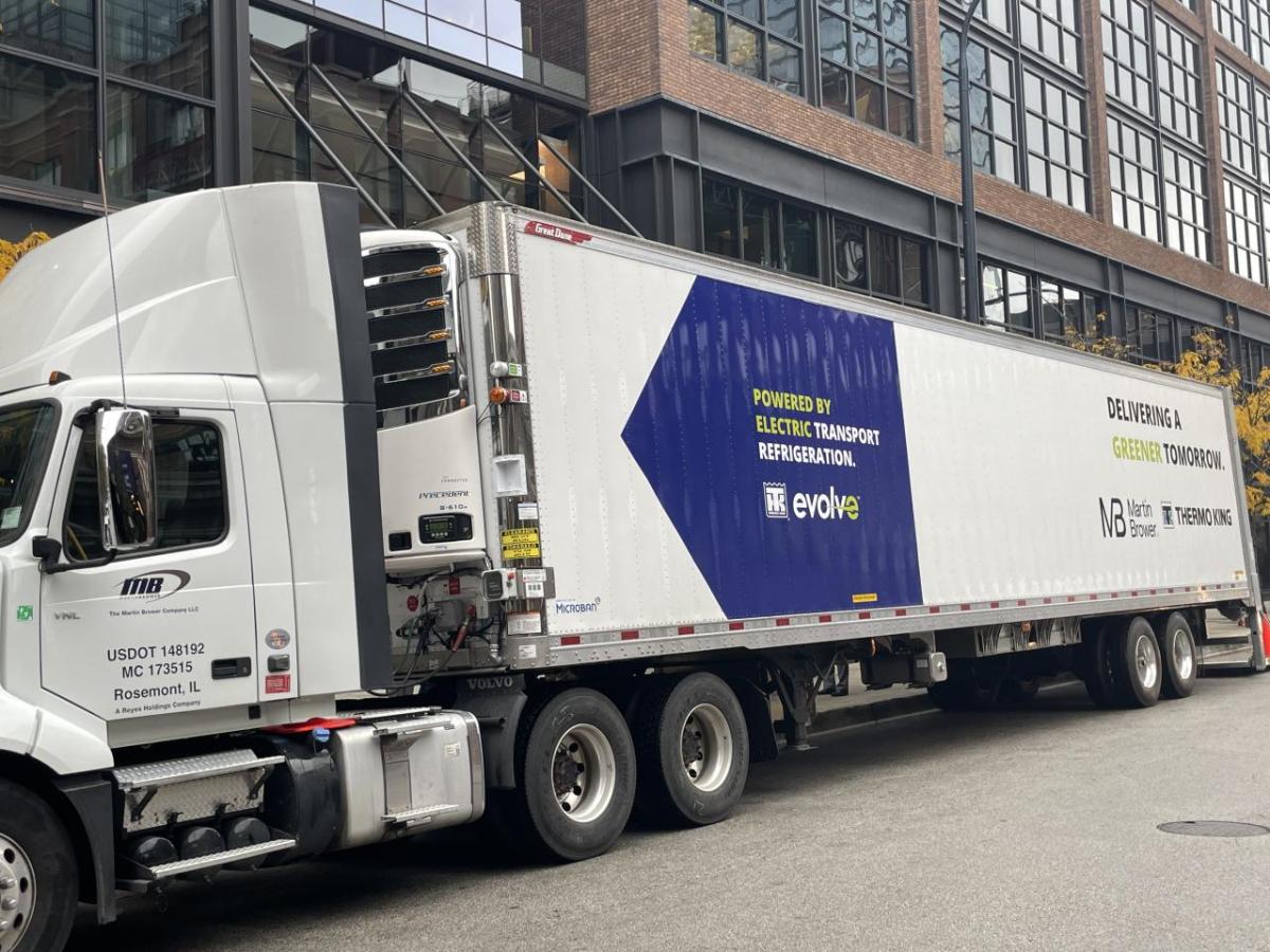 Thermo King’s hybrid-electric multi-temperature refrigerated trailer makes its debut in Chicago, the culmination of a multi-year collaboration with Martin Brower.