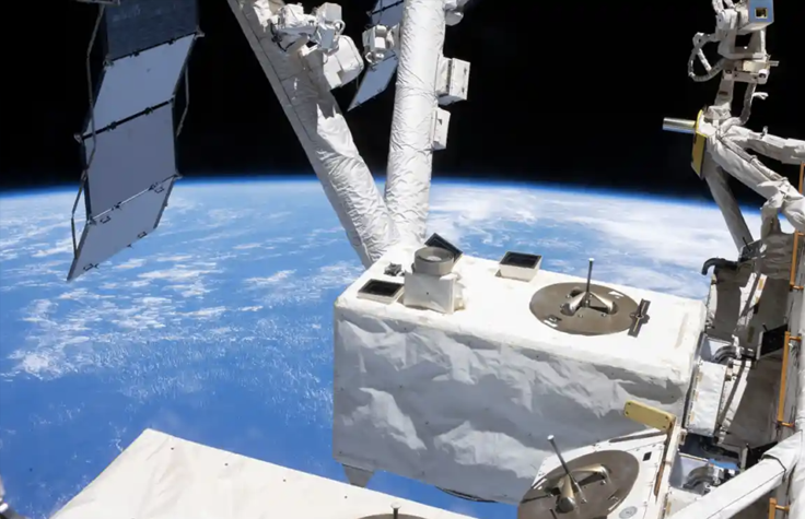 The GEDI sensor (white box in center), mounted on the International Space Station. Photo by NASA