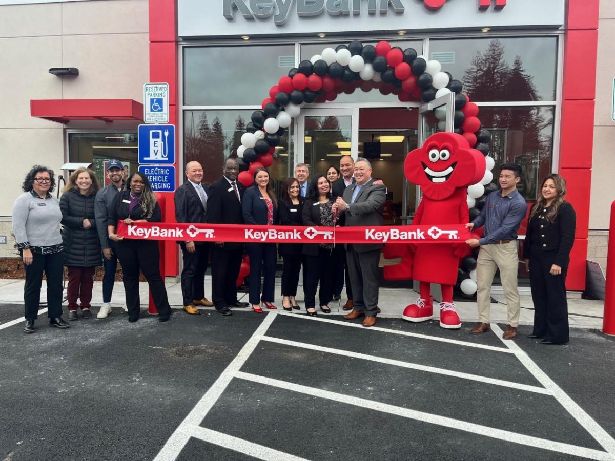 Redmond Ridge Ribbon Cutting