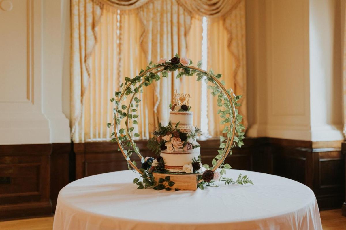 decorated cake