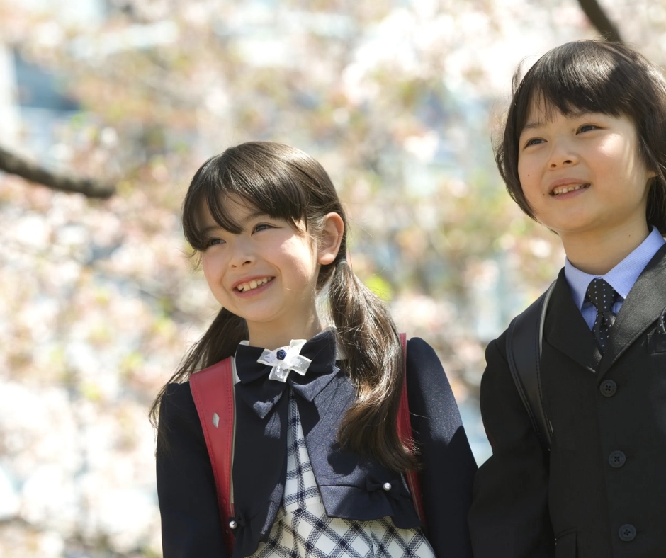 Children walking to school 