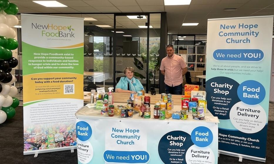 Wesco volunteers at a company food bank.