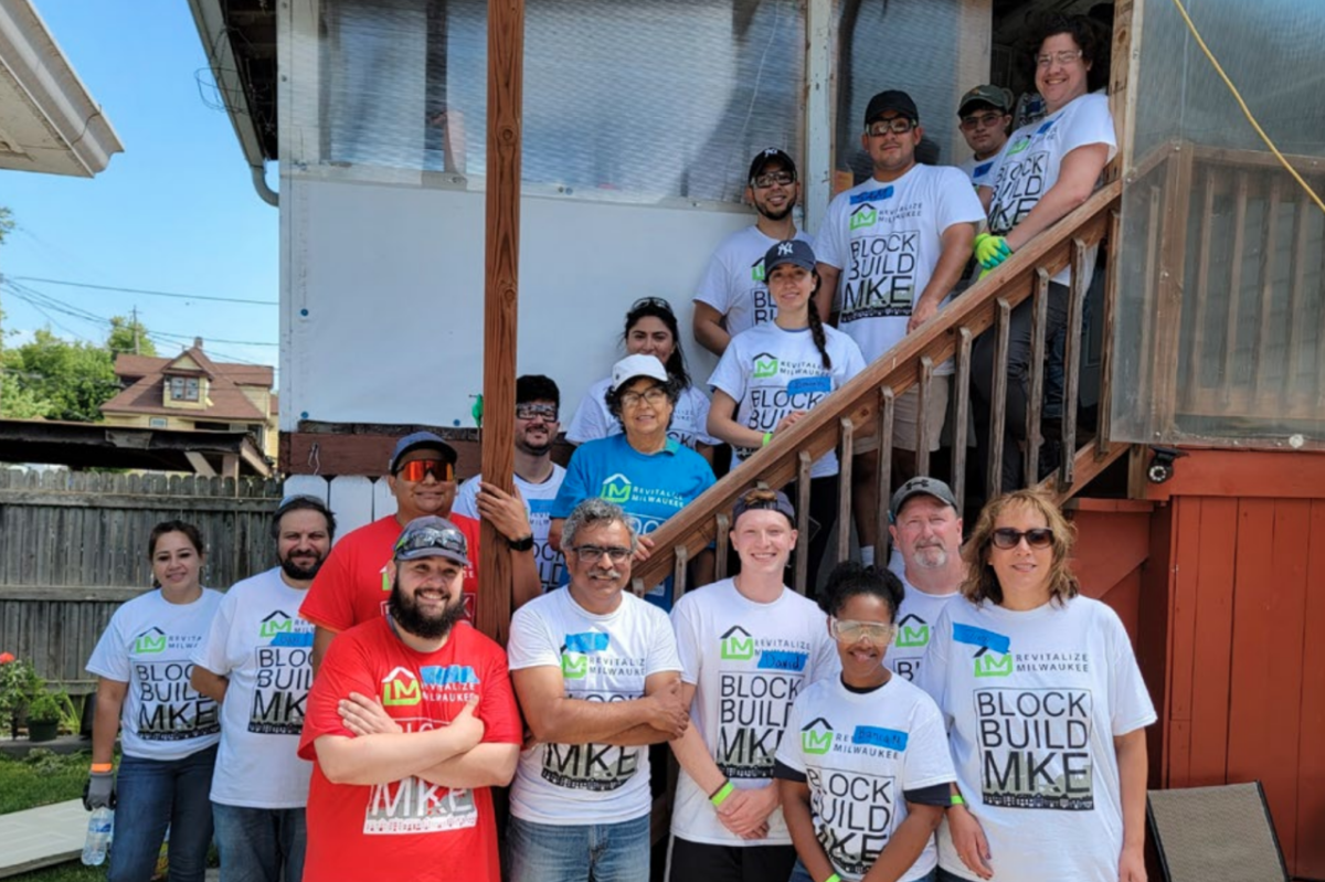 large group of volunteers